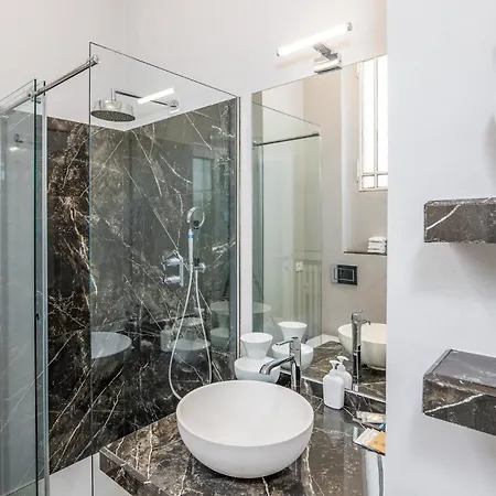 Design Boutique Flat - Refined & Apartment